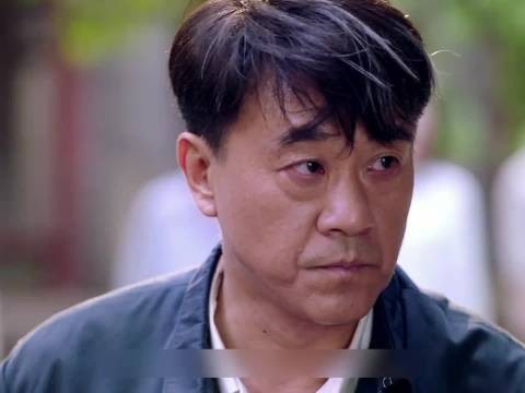 养子身世藏秘密，养父劈刀护子破局