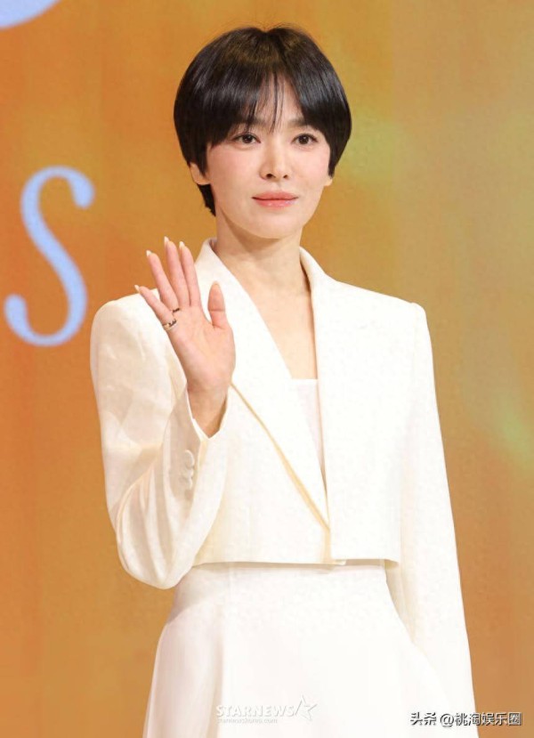 合作14年后正式分手！宋慧乔官宣新去向，20年核心团队集体跟随