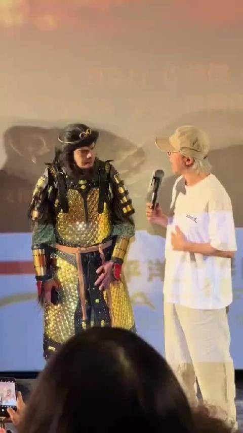 观众cos至尊宝表白周星驰，路演现场重现经典
