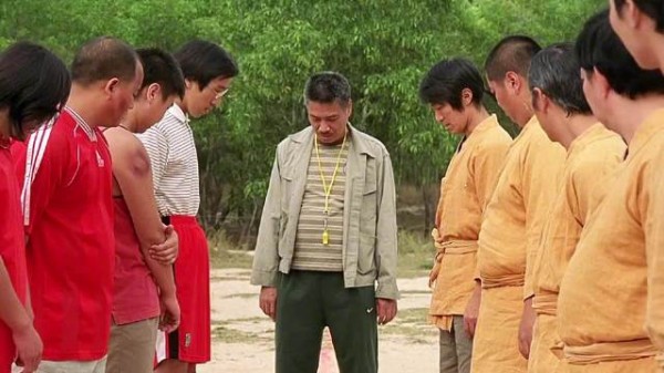 《少林足球》经典台词引热议,周星驰无厘头喜剧再受追捧