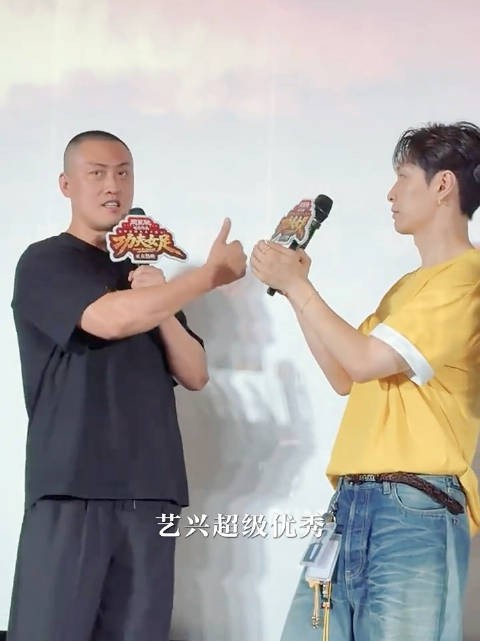 许君聪谈首度合作张艺兴，赞其精益求精感染全场