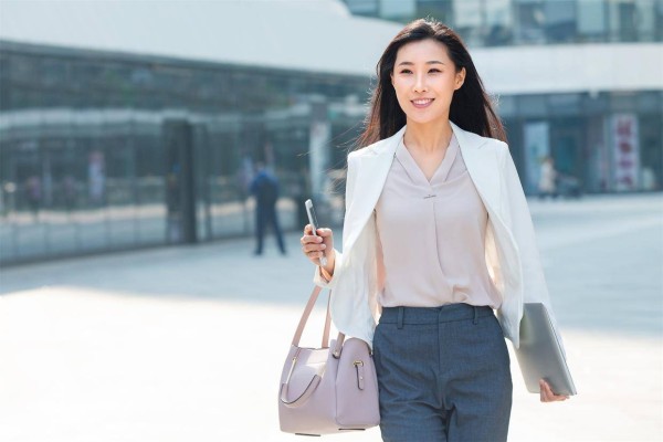 已婚女人跑到外面找别的男人,心里想的就是这一件事