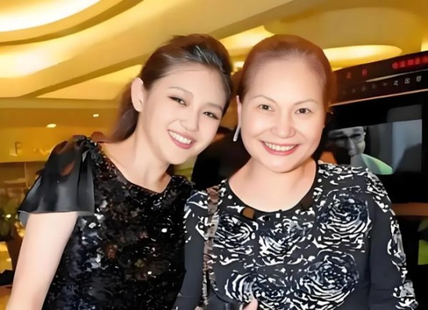 S妈接受媒体采访，否认指使具俊晔争遗产，再次提到要流落街头