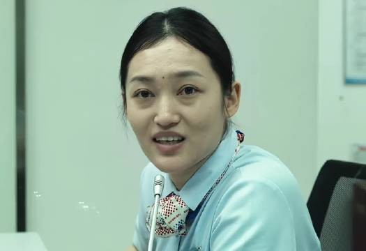 我的青春回头看了我一眼，像是在跟我告别！