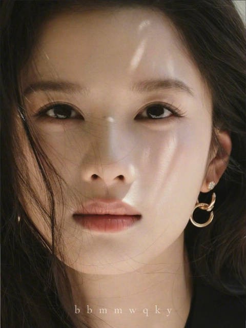 张婧仪宋威龙关系引猜测，巧合接连被指正缘