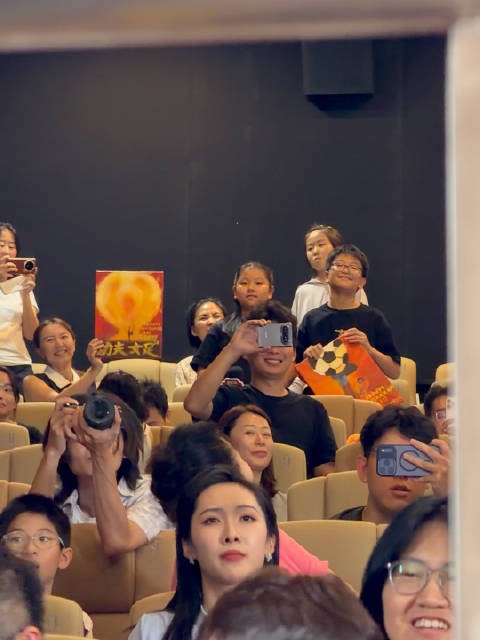 小朋友路演现场喊星爷爷,让周星驰拍少年足球