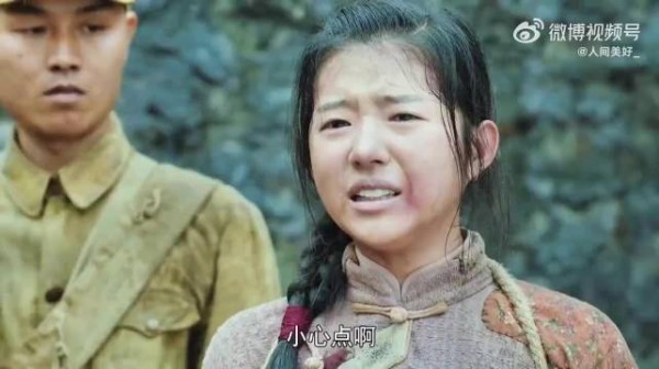 女孩仅凭一首歌,救了八路军