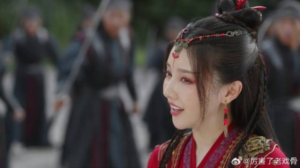 李莲花重伤,方多病誓死保护,以一敌百不退一步