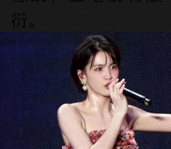 41岁曾沛慈广州暴汗开唱,流一公斤汗全开麦,实力打脸敷衍流量!