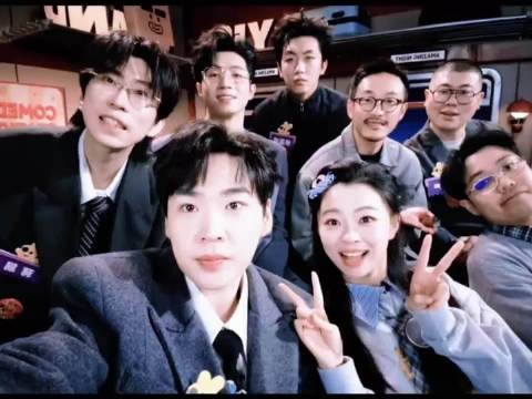 “八仙子！八蚬子！”八仙子一周年快乐！最好的八只小蚬子