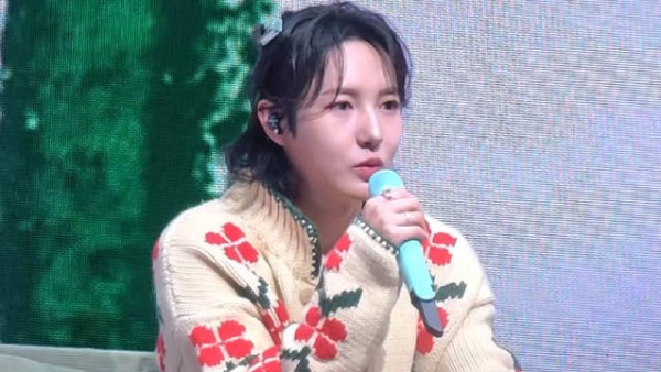 黄仁俊成都粉丝见面会清唱《灿》，声音空灵治愈