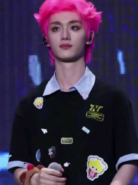 时代少年团公告丁程鑫受伤,引粉丝疑问
