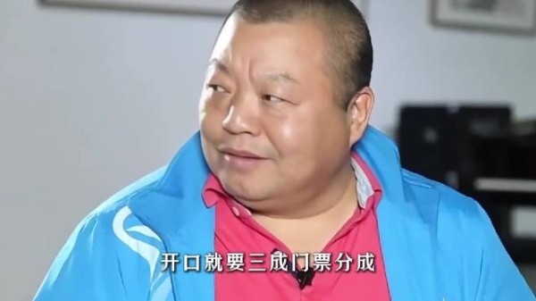 2014年,成龙60岁生日邀请赵本山赴宴,成龙特别交代:老赵啊,人来就行,千万别带礼物…