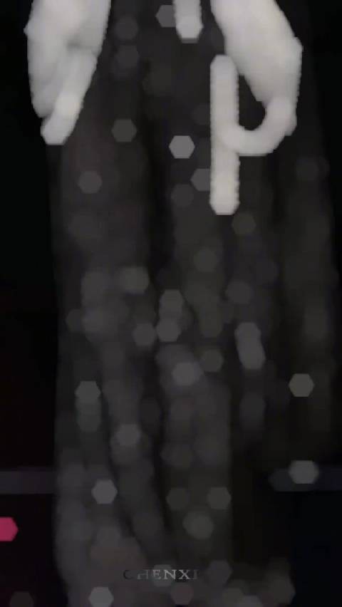 郝熠然迎着光,活力满满开启新的一天