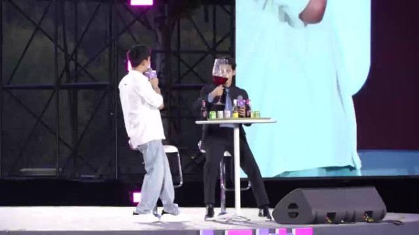和于适共赏微醺落日