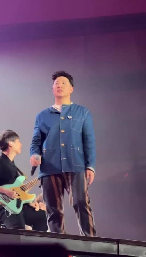 潘玮柏现场开启KTV模式,近50首歌领唱全场合唱