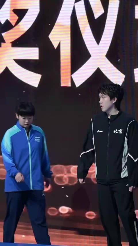 王楚钦孙颖莎长沙全锦赛颁奖仪式,蒯曼林诗栋获得冠军 莎头亚运会赛场再见