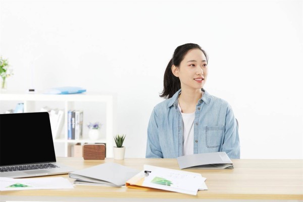 已婚女人由着你干这三件事,就是在等你主动跨过那条线