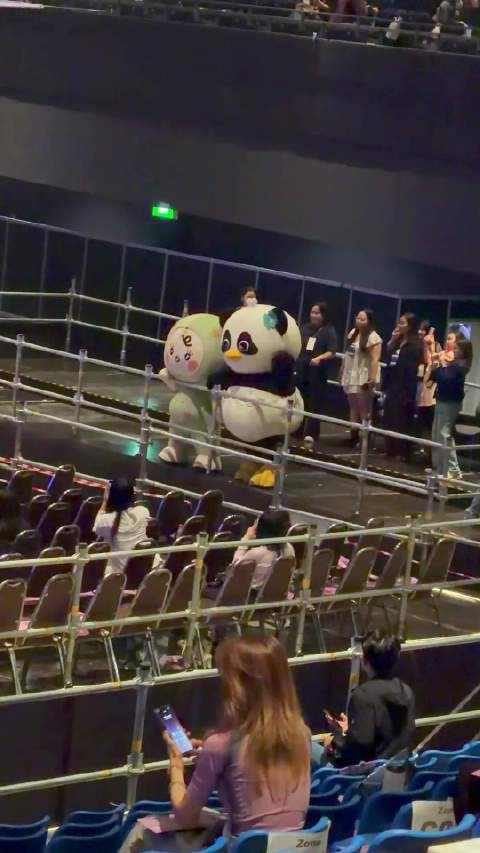 Babi和lunar去看 Ten演唱会!明天能不能我孙孙也去