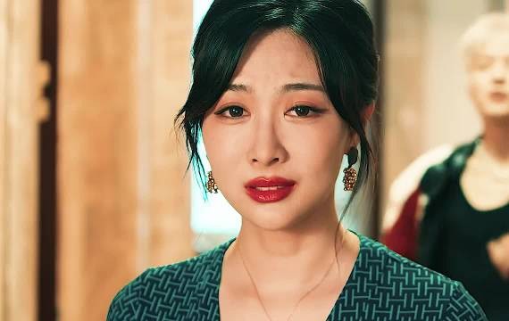 替好兄弟坐牢二十年,不料出狱后好兄弟和未婚妻孩子都大了
