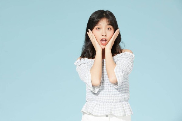已婚女人由着你这么碰,那肯定是对你有意思