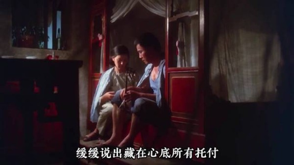 生命将尽母亲熬夜缝冬衣,女儿哭求学做活泪崩