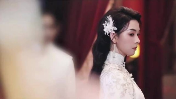 陈瑶旗袍造型亮相,原著粉称天选霍仙姑