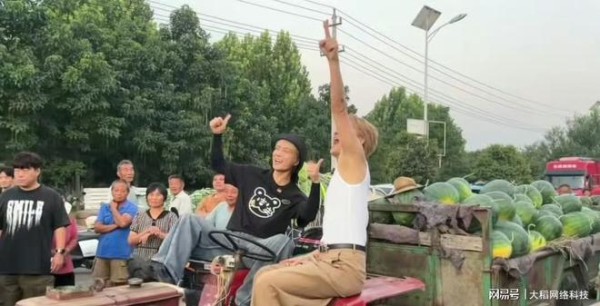 自掏腰包砸百万!吴克群买下250吨滞销西瓜,全程不带直播带货!