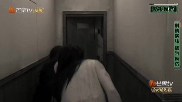 陈哲远密逃首期跑丢鞋子,自嘲好笑状况百出