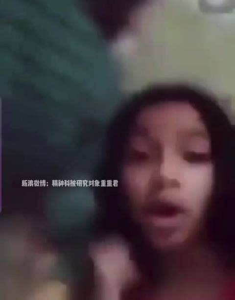 女孩为了流量在什么地方直拍了？