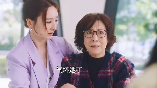 为了阻止婆婆和亲妈大战咬了婆婆一口 ,夫妻的博弈