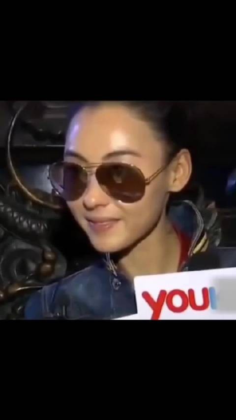 谢霆锋张柏芝娱乐圈真正的爱恨情天，纯恨那年拖家带口祝福他恋情圆满