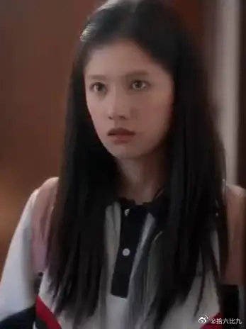 他看穿了她所有的倔强，满眼全是心疼