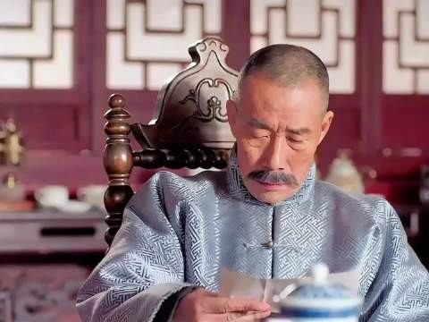 此刻的少帅可能还不知,以后的字都由他来签啦