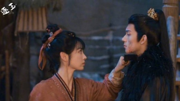 逐玉:随元青让你也尝尝樊长玉的杀猪刀是如何,但俩也太近了点吧