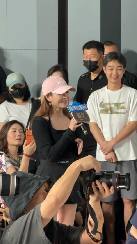陈妍希携手姐姐共赴张凌赫星光之约