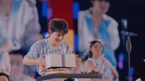 周深出道12周年生米深情告白:未来我们一直都在!