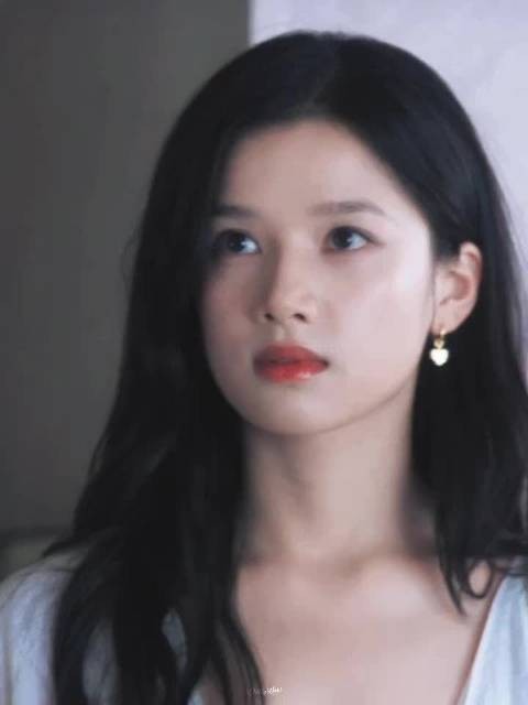 张婧仪现偶双季爆款，冬朱韵夏苗靖演绎不同角色
