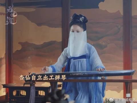 重逢的街头，心跳比我先认出你