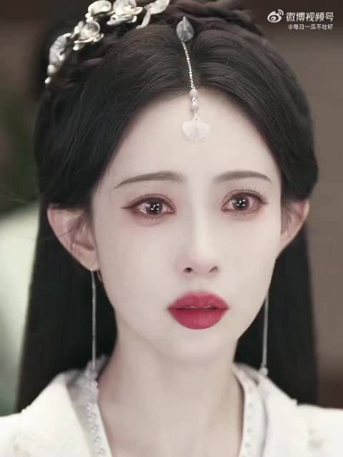 孟子义哭戏演绎身不由己，两难取舍绝望落泪