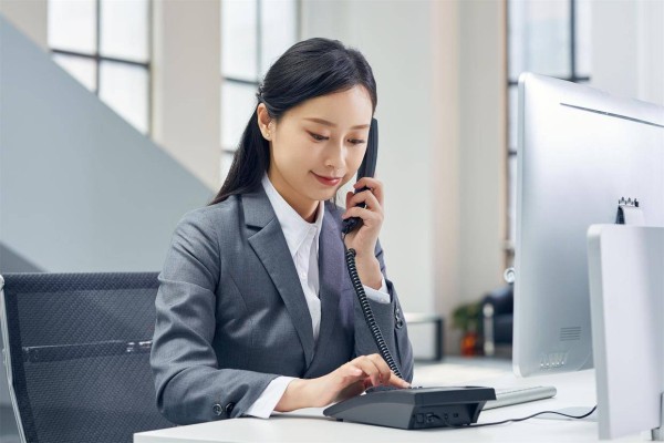 已婚女人要是等着你来靠近,才会这么对你,你家的那位有吗