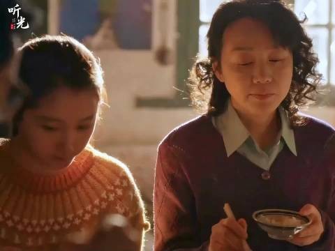 小巷人家庄家奶奶饭桌盘算,介绍领导亲戚为晚辈谋前途