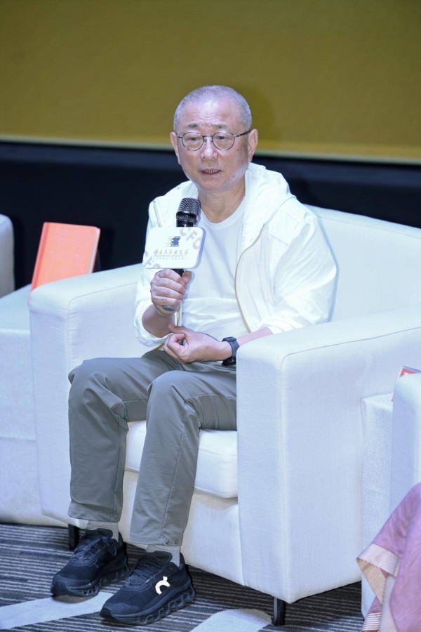 茅奖、鲁奖双料得主刘醒龙：文学创作有底线 尊重文学影视化改编