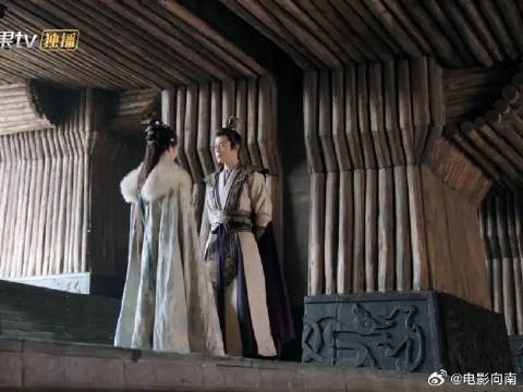 大阁领亲手养大的花正在保护自己