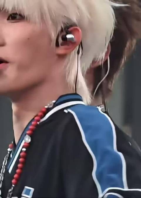 爱豆舞台妆的小巧思，不是追求厚重，只是让眼部更有神，镜头呈现效果好看很多