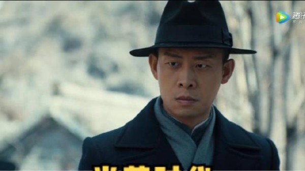 白玲得知沈怡小名八万，知道小名的由来，笑掉大牙