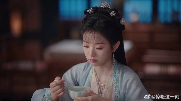 李薇还有心思关心别人 哪料自己都难保，被点名侍寝