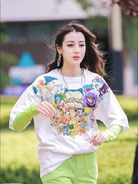迪丽热巴怕电光蓝，造型师刘潇审美多样