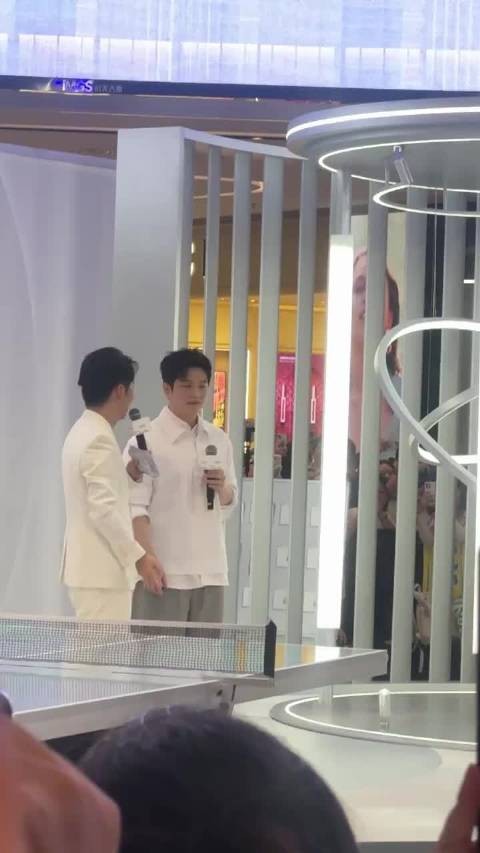 帅 说话依旧软软糯糯