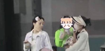 甜馨回应李小璐二胎!